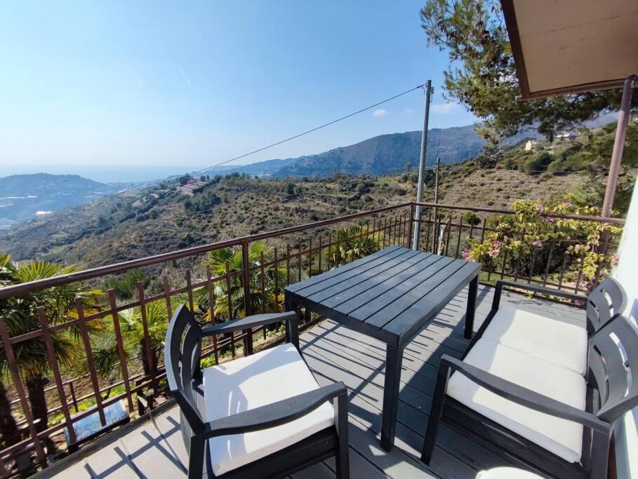 산레모 Detached House With Garden And Sea View 게스트하우스 외부 사진